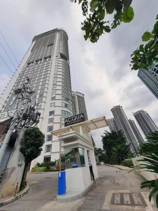 Aveline Suites Elite Rockwell View Acqua Private Residences Near Rockwell Makati Manila Exteriér fotografie