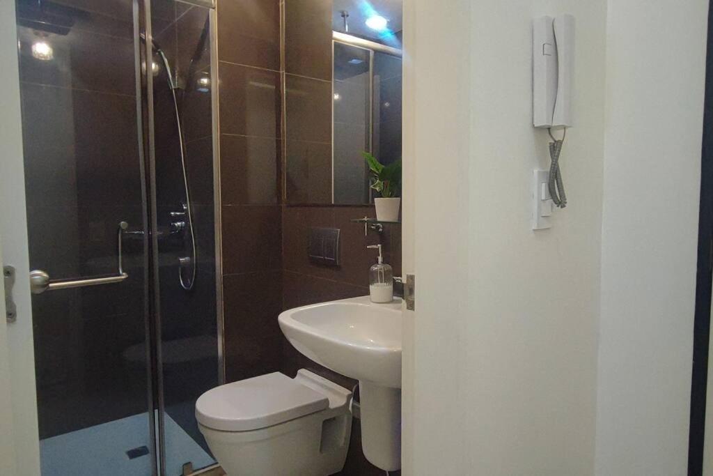 Aveline Suites Elite Rockwell View Acqua Private Residences Near Rockwell Makati Manila Exteriér fotografie