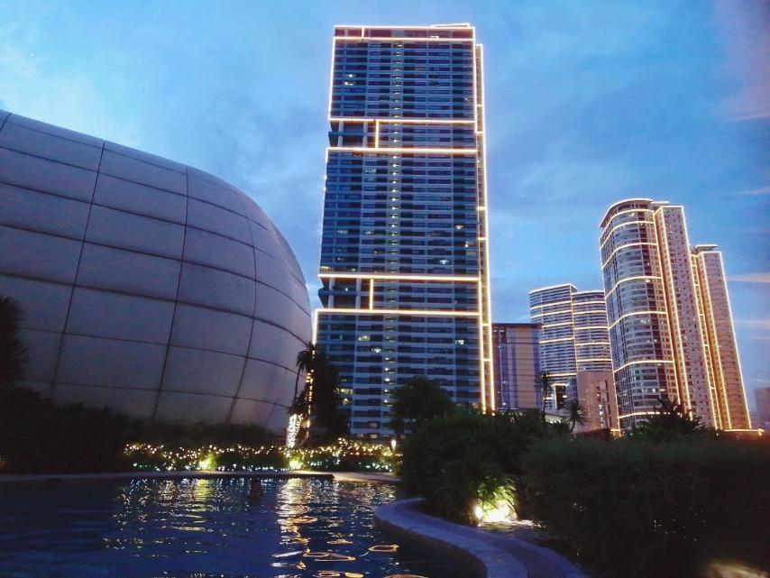 Aveline Suites Elite Rockwell View Acqua Private Residences Near Rockwell Makati Manila Exteriér fotografie